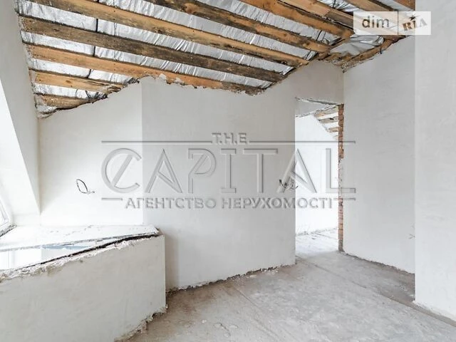 Продаж 3 поверхового будинку з ділянкою на 0.5 соток, 89 кв.