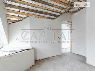 Продаж 3 поверхового будинку з ділянкою на 0.5 соток, 89 кв.
