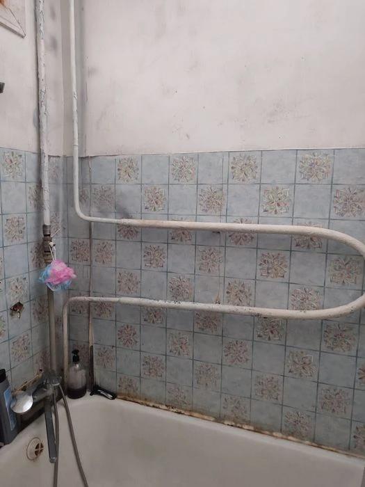 Продам 2 кімнатну квартиру свій гараж .