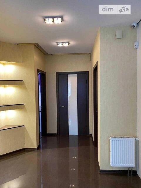 Продаж 3 поверхового таунхауса з ділянкою на 2 сотки, 140 кв