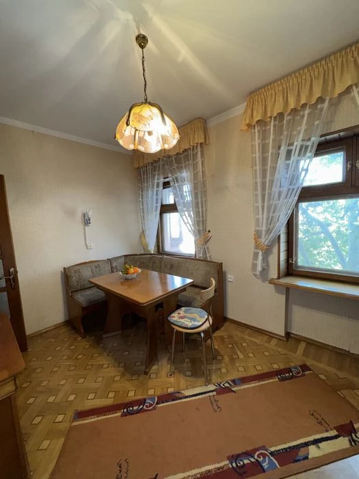 Простора 3-х кімн. квартира в Центрі в будинку 2000-х років