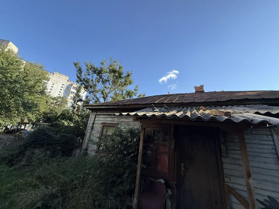 Продам частину будинку+ 2.5 соткі землі  вул Гетьмана Полубо