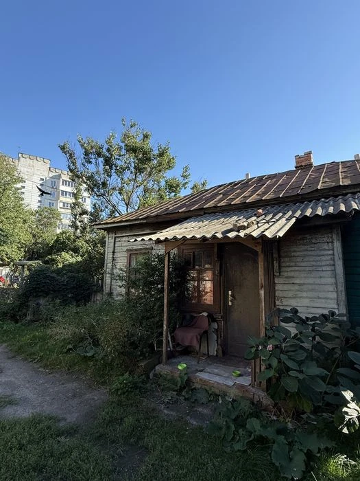 Продам частину будинку+ 2.5 соткі землі  вул Гетьмана Полубо