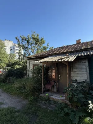 Продам частину будинку+ 2.5 соткі землі  вул Гетьмана Полубо