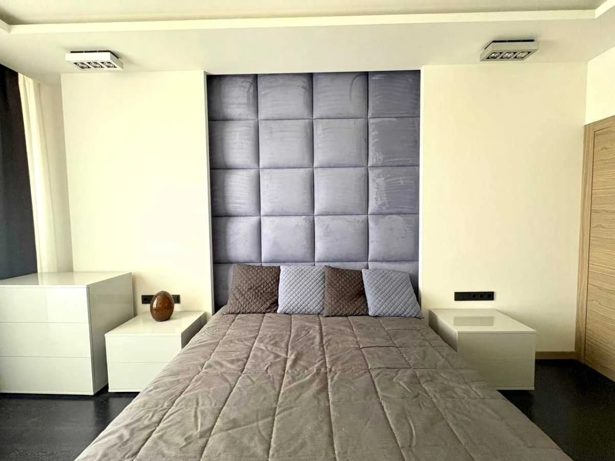 Аренда 3-комнатной квартиры 120 м², Василия Тютюнника ул., 3