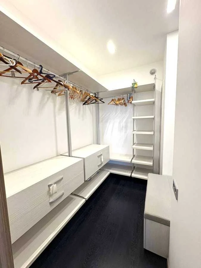 Аренда 3-комнатной квартиры 120 м², Василия Тютюнника ул., 3