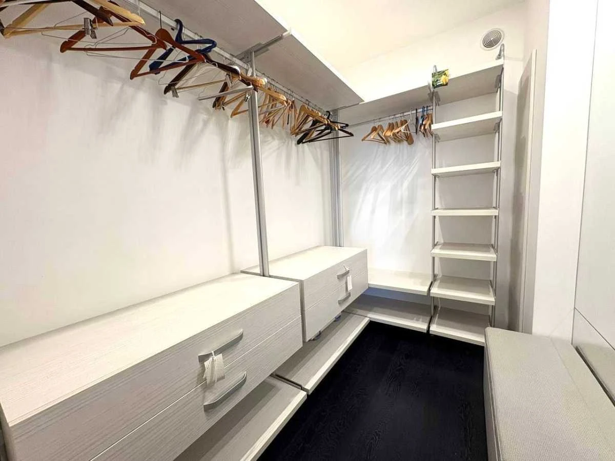 Аренда 3-комнатной квартиры 120 м², Василия Тютюнника ул., 3