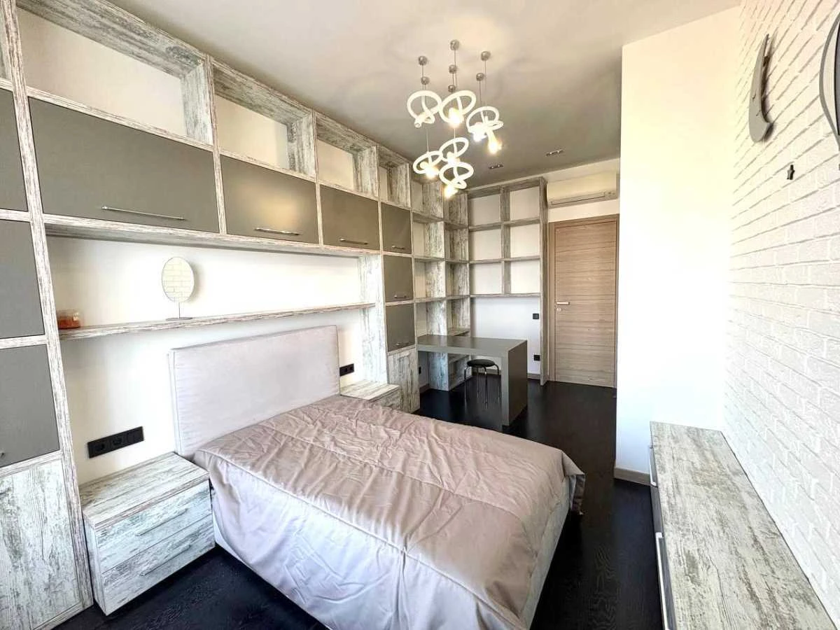 Аренда 3-комнатной квартиры 120 м², Василия Тютюнника ул., 3