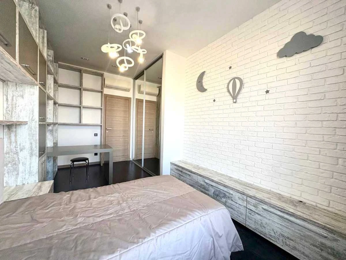 Аренда 3-комнатной квартиры 120 м², Василия Тютюнника ул., 3