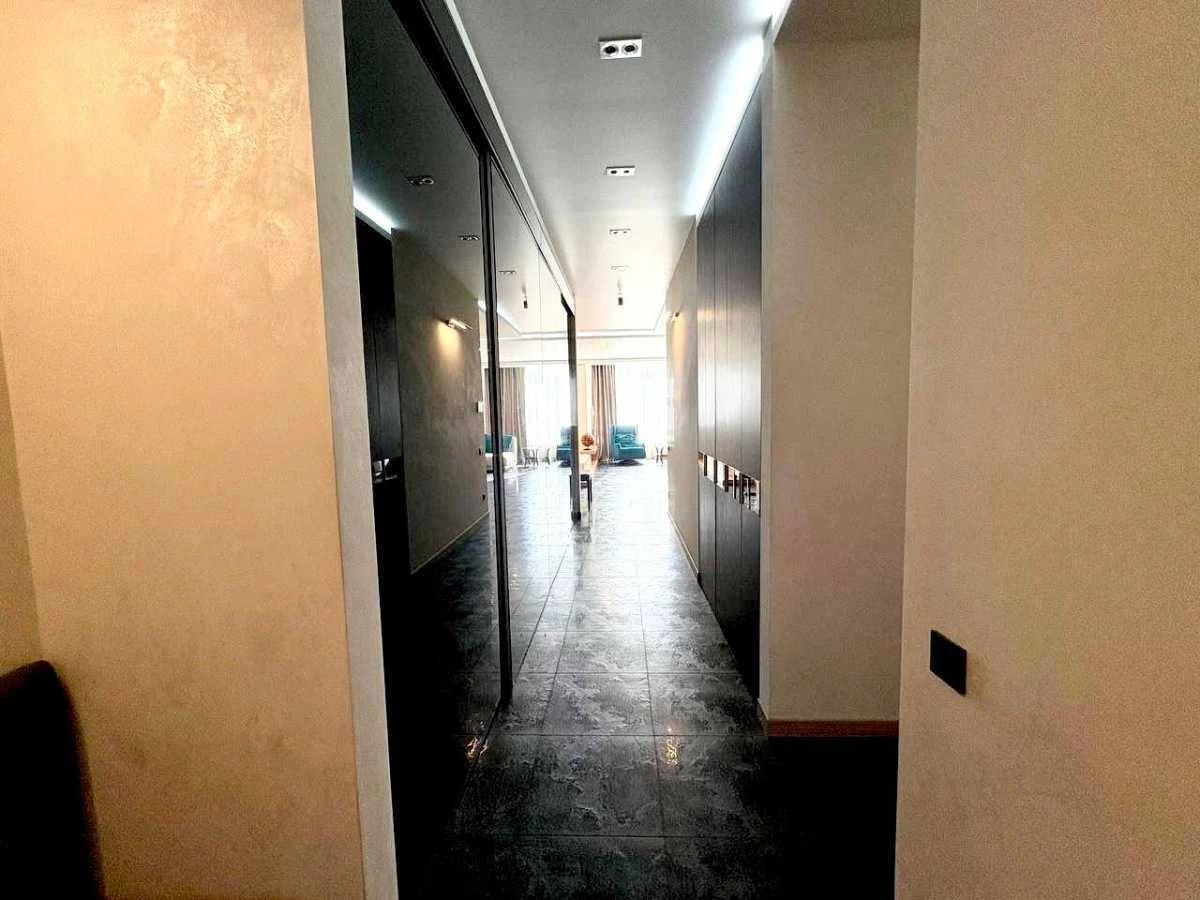 Аренда 3-комнатной квартиры 120 м², Василия Тютюнника ул., 3
