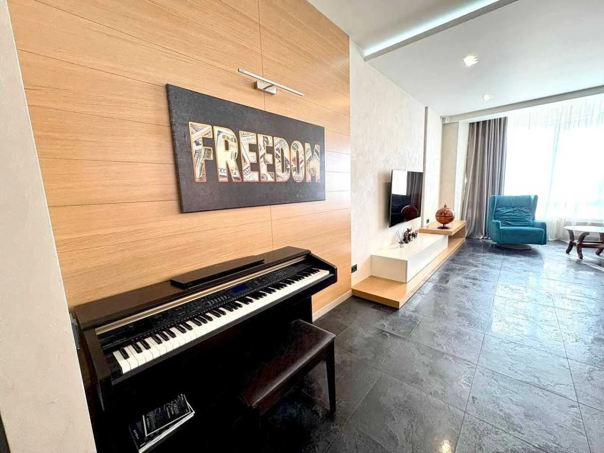 Аренда 3-комнатной квартиры 120 м², Василия Тютюнника ул., 3