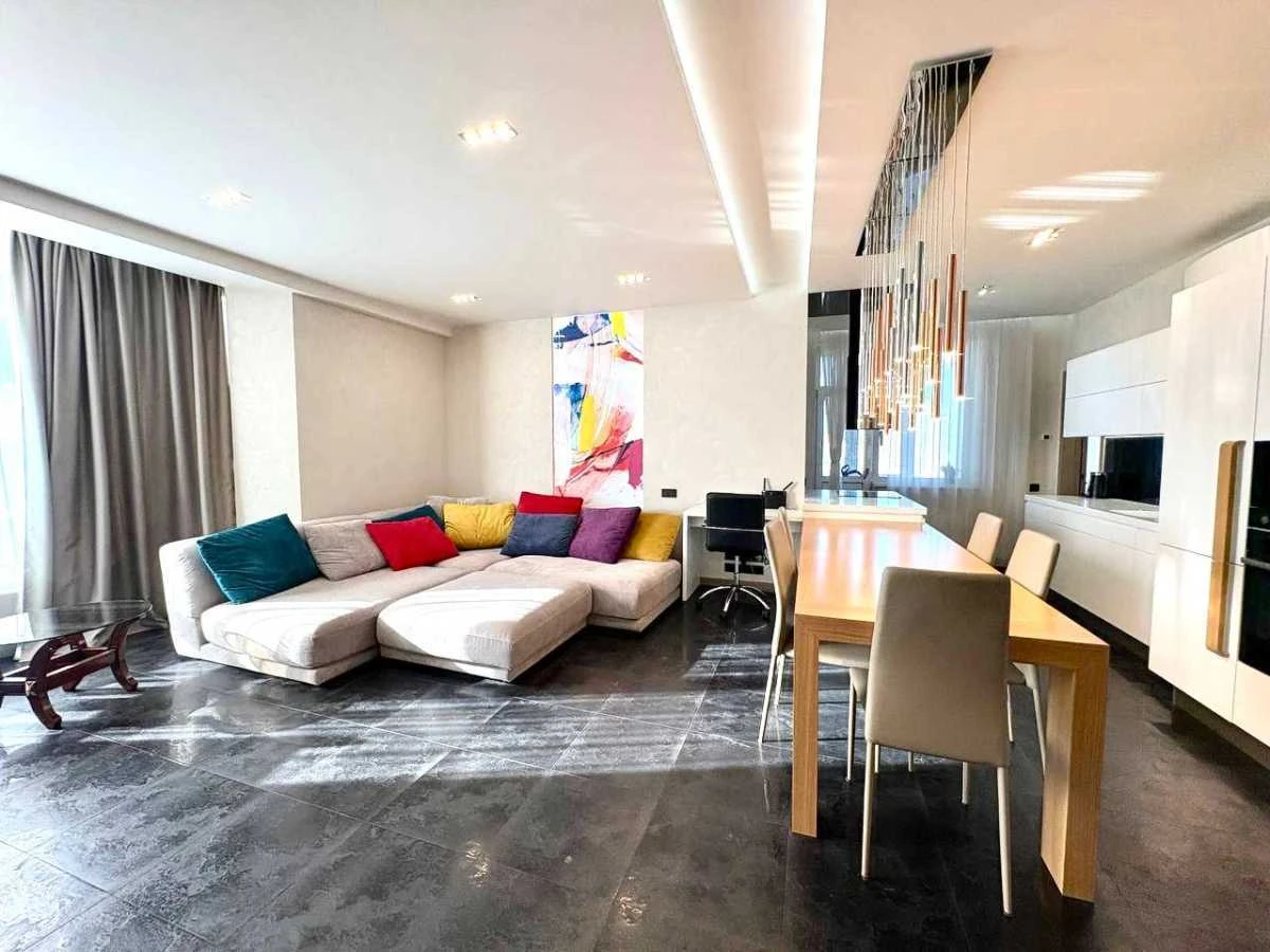 Аренда 3-комнатной квартиры 120 м², Василия Тютюнника ул., 3