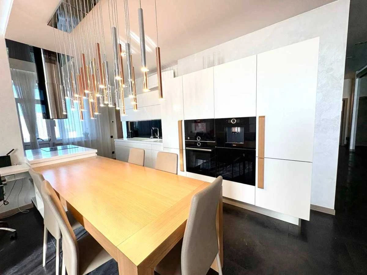 Аренда 3-комнатной квартиры 120 м², Василия Тютюнника ул., 3