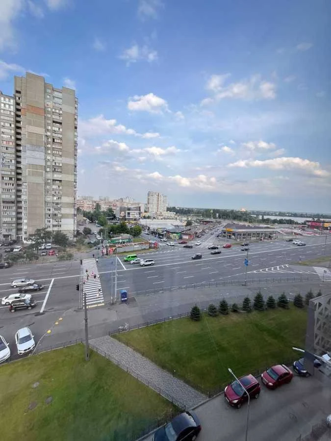 Аренда 2-комнатной квартиры 62 м², Ревуцкого ул., 40В