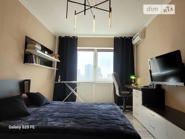 Продаж 3к квартири 170.3 кв. м на вул. Срібнокільська • ID 3