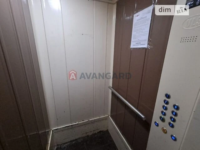 Продаж 2к квартири 52.5 кв. м на пров. Берестейський 25 • ID