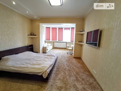 Продаж 3к квартири 137 кв. м на Героев Сталинграда просп./Во