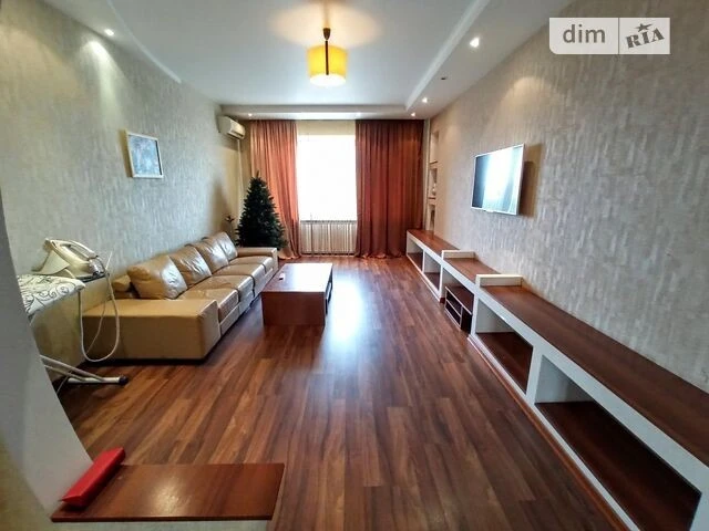 Продаж 3к квартири 137 кв. м на Героев Сталинграда просп./Во