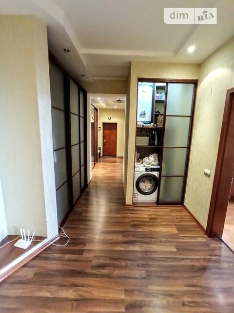Продаж 3к квартири 137 кв. м на Героев Сталинграда просп./Во