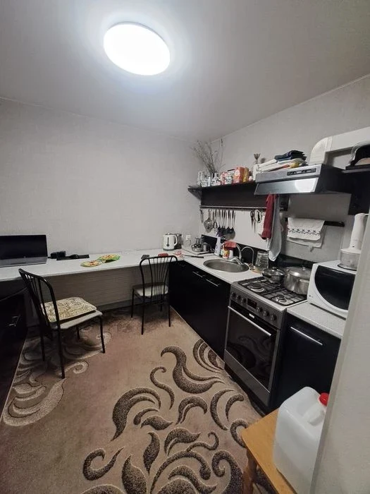 Продається 2кк. в центрі ( Маріупольська)