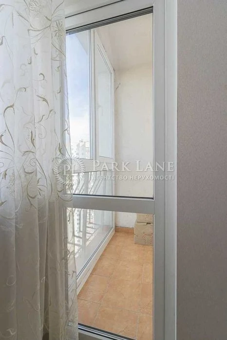 Apartment for sale 3-room apartment Urlivska, 11/44, Akhmatovaya, Gri