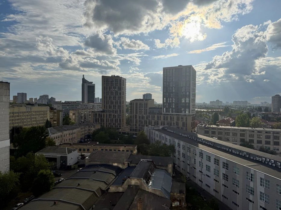 Продаж видової 4-кім ЖК Олександрія вул Мстислава Скрипника