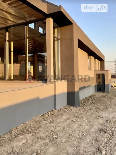 Продаж 2 поверхового будинку з ділянкою на 10 соток, 226 кв.