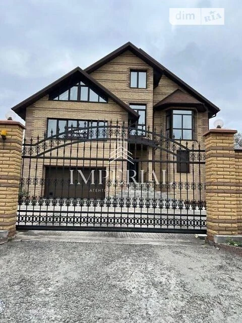 Продаж 3 поверхового будинку 497 кв. м, 7 кімнат, на вул. Бр
