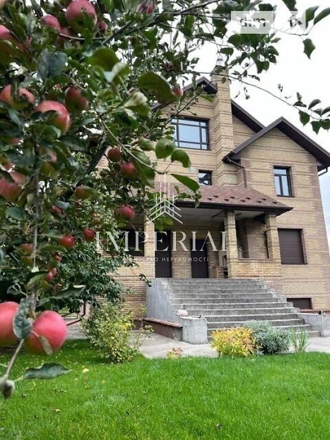 Продаж 3 поверхового будинку 497 кв. м, 7 кімнат, на вул. Бр