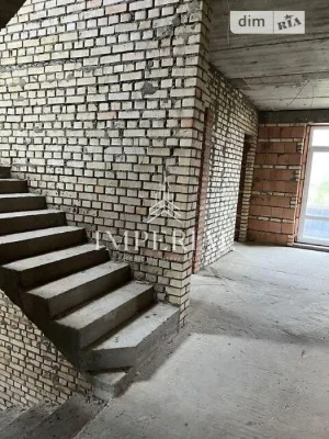 Продаж 3 поверхового будинку 497 кв. м, 7 кімнат, на вул. Бр