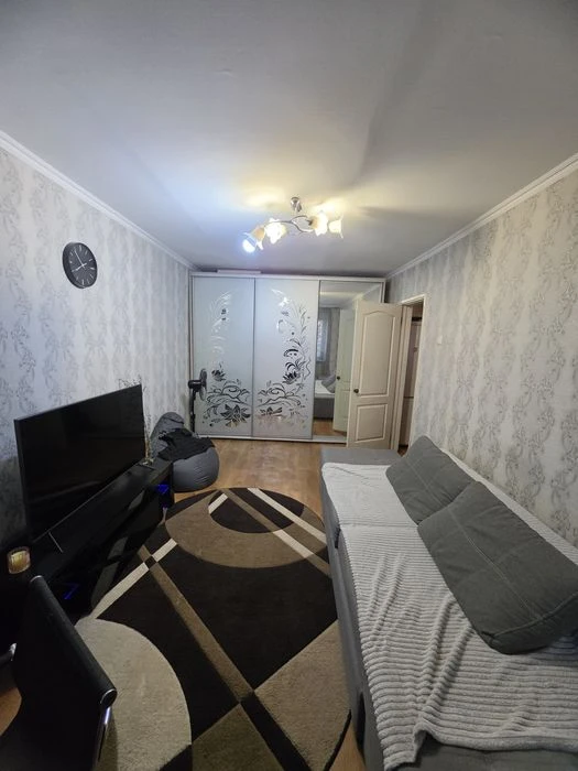 Продам 1 кім.квартиру на Корищенка , Шевченковский