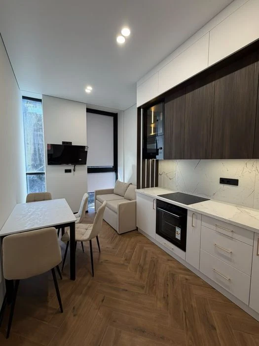 Продаж квартири поруч з парком, ЖК Uzh Towers
