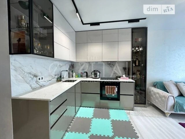 Продаж 2к квартири 80 кв. м на вул. Євгена Маланюка • ID 347