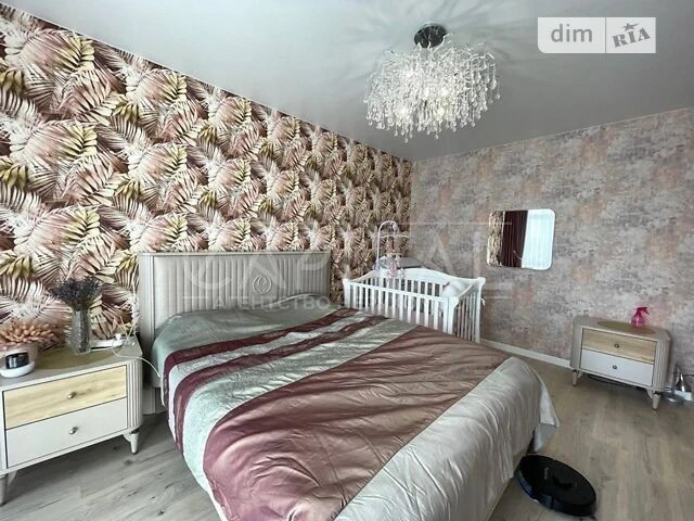 Продаж 2к квартири 80 кв. м на вул. Євгена Маланюка • ID 347