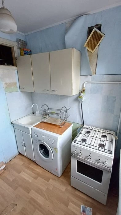 Продаж 1к квартири вул. Поліська, м. Київ