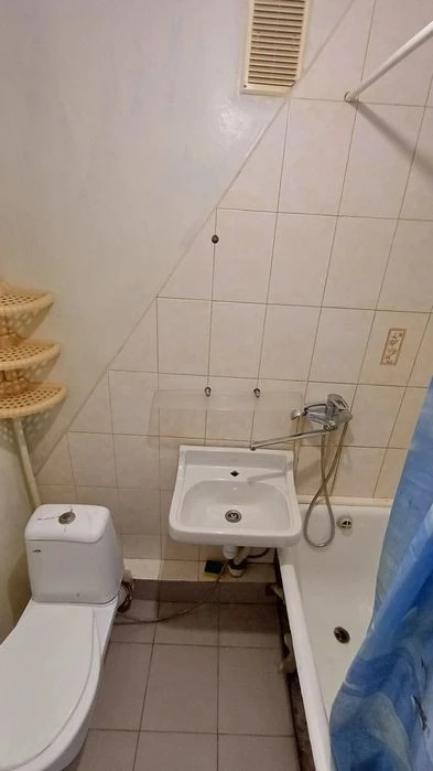 Продаж 1к квартири вул. Поліська, м. Київ