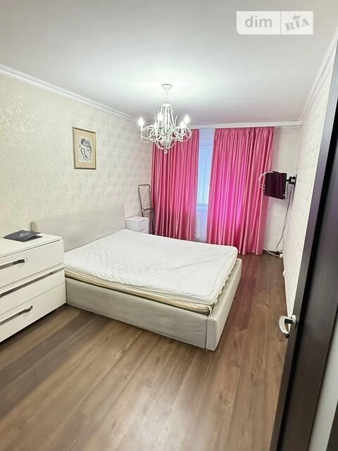 Продаж 3к квартири 68.9 кв. м на вул. Вишгородська 47Б • ID