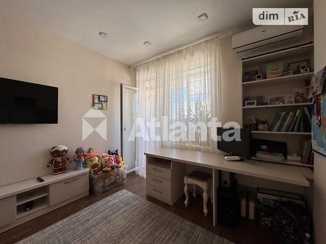 Продаж 2к квартири 64 кв. м на мас. Радужний 20 • ID 3480037