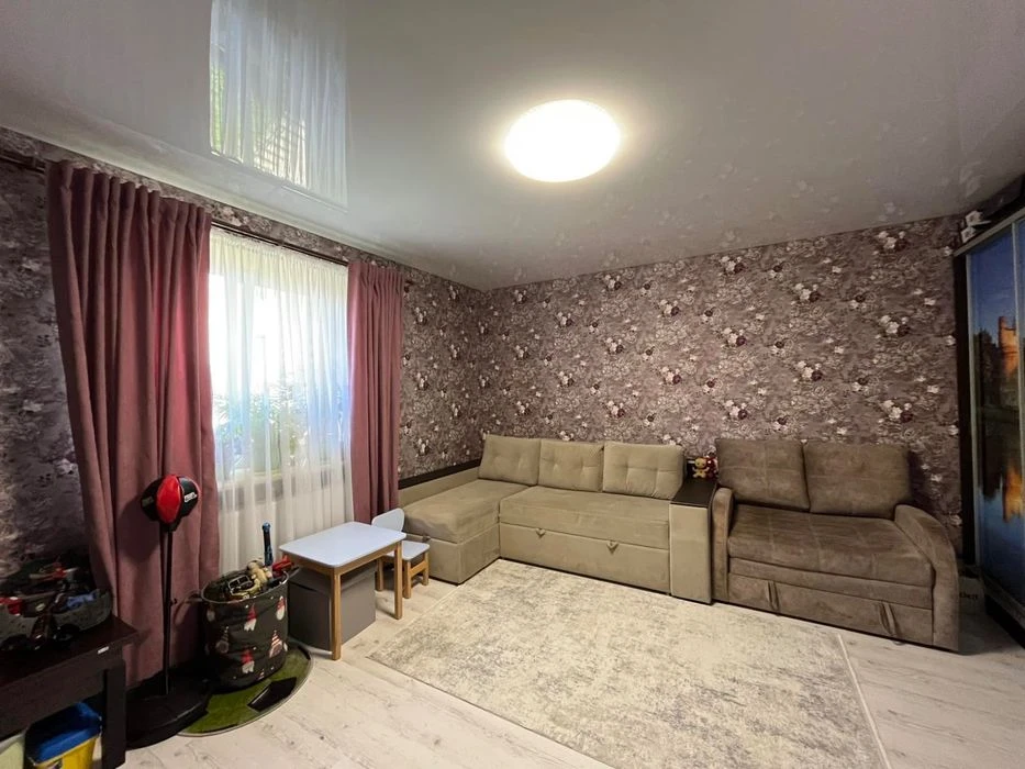 Продаж 1-кімнатна квартира в ЖК "Срібні Озера", Озерна