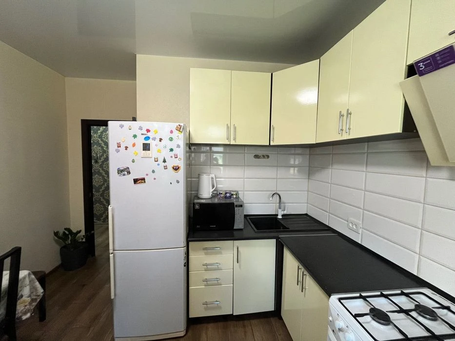 Продаж 1-кімнатна квартира в ЖК "Срібні Озера", Озерна