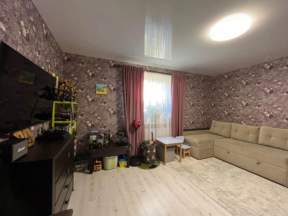 Продаж 1-кімнатна квартира в ЖК "Срібні Озера", Озерна