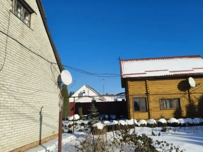 Продам усадьбу з 2  будинками   і сауною