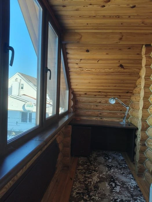 Продам усадьбу з 2  будинками   і сауною