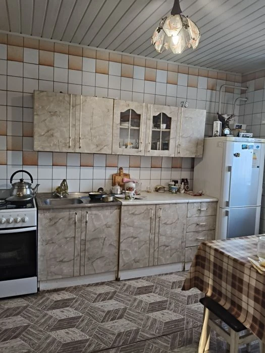 Продам усадьбу з 2  будинками   і сауною