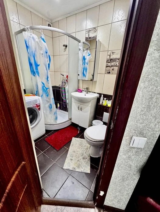 I will sell a 3-room apartment on Pavla Tychyna 24a.