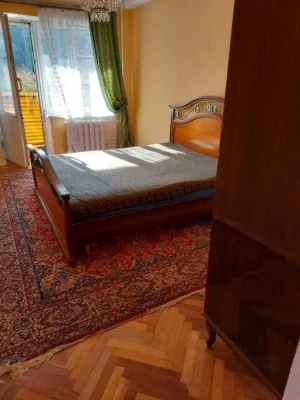 Продаж 3-кімнатної квартири 60 м², Кирилівська вул., 122/1