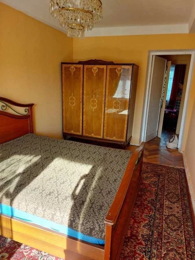 Продаж 3-кімнатної квартири 60 м², Кирилівська вул., 122/1