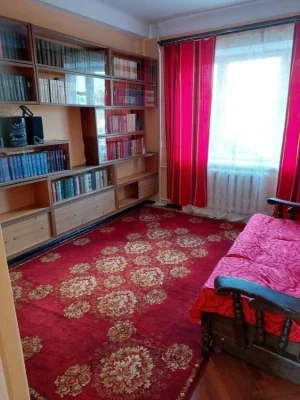 Продаж 3-кімнатної квартири 60 м², Кирилівська вул., 122/1