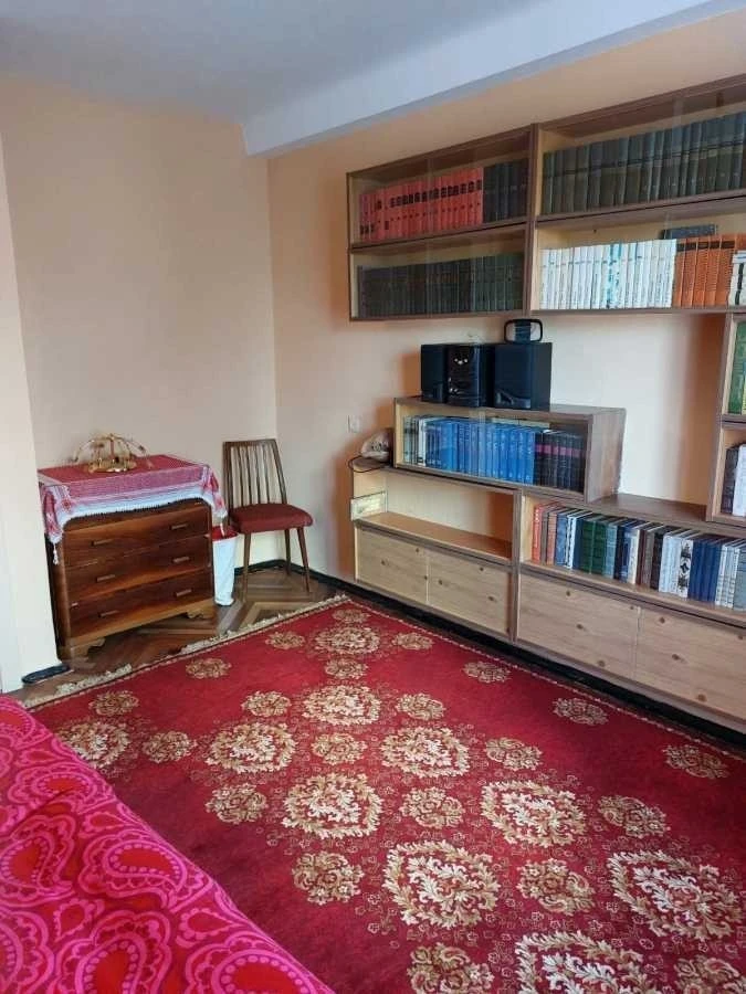 Продаж 3-кімнатної квартири 60 м², Кирилівська вул., 122/1