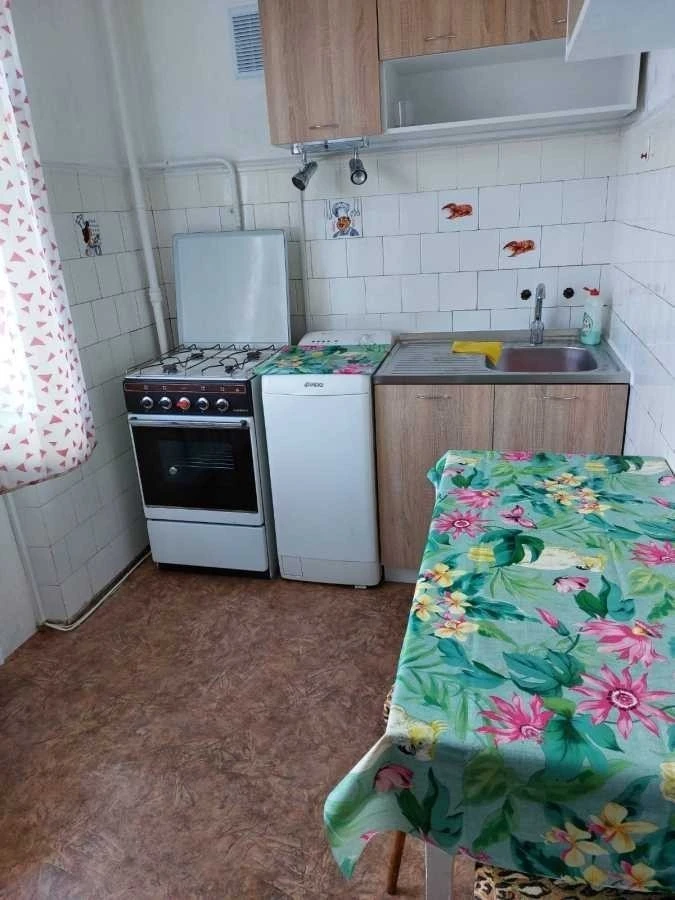 Продаж 3-кімнатної квартири 60 м², Кирилівська вул., 122/1